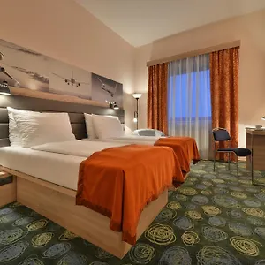 Ramada Airport Hotel Praha